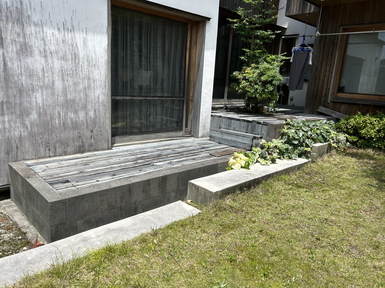 写真：リフォーム前のウッドデッキ