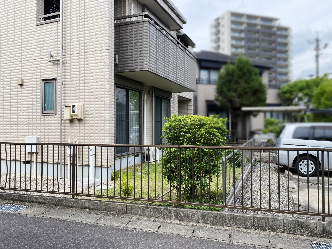 写真：駐車場に拡張される前の庭 - 福田造園の施工事例（愛知県豊田市）