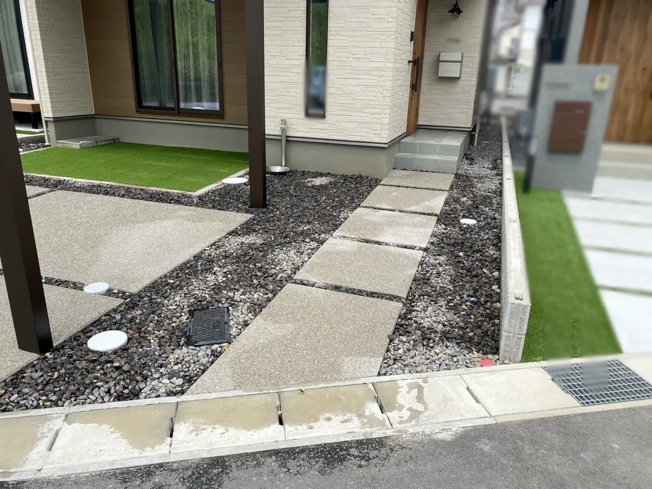 写真：玄関アプローチ - 福田造園の施工事例（愛知県岡崎市）