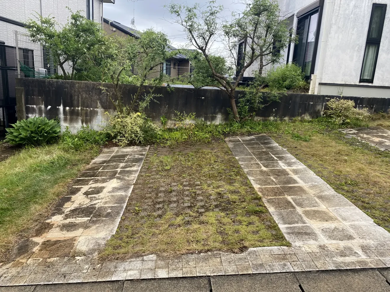 写真：リフォーム前の駐車場 - 福田造園の施工事例（愛知県日進市）