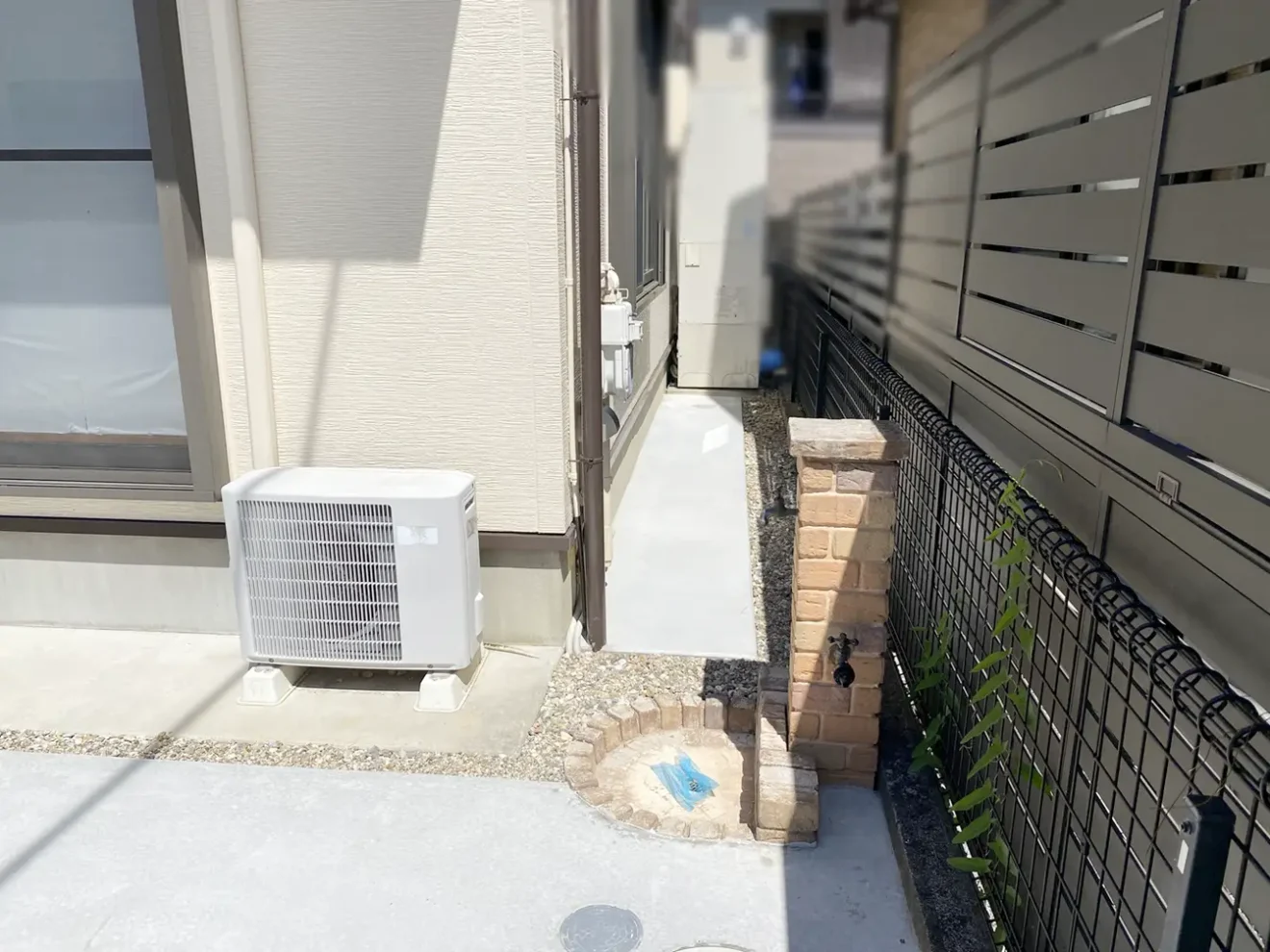 写真：住宅周りの土間コンクリート施工 - 福田造園の施工事例（愛知県豊田市）