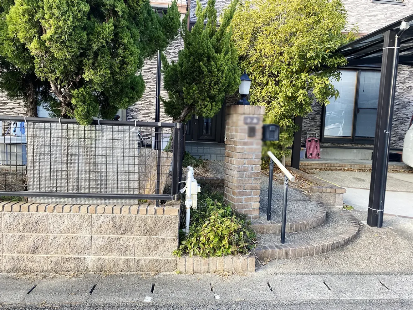 写真：リフォーム前の玄関周り - 福田造園の施工事例（愛知県豊田市）