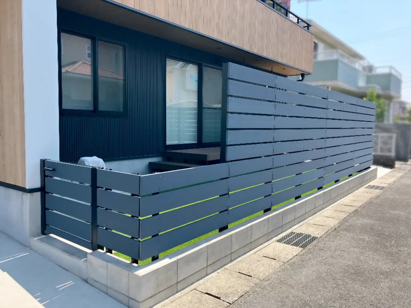 写真：フェンス施工後の庭01 - 福田造園の施工事例（愛知県豊田市）