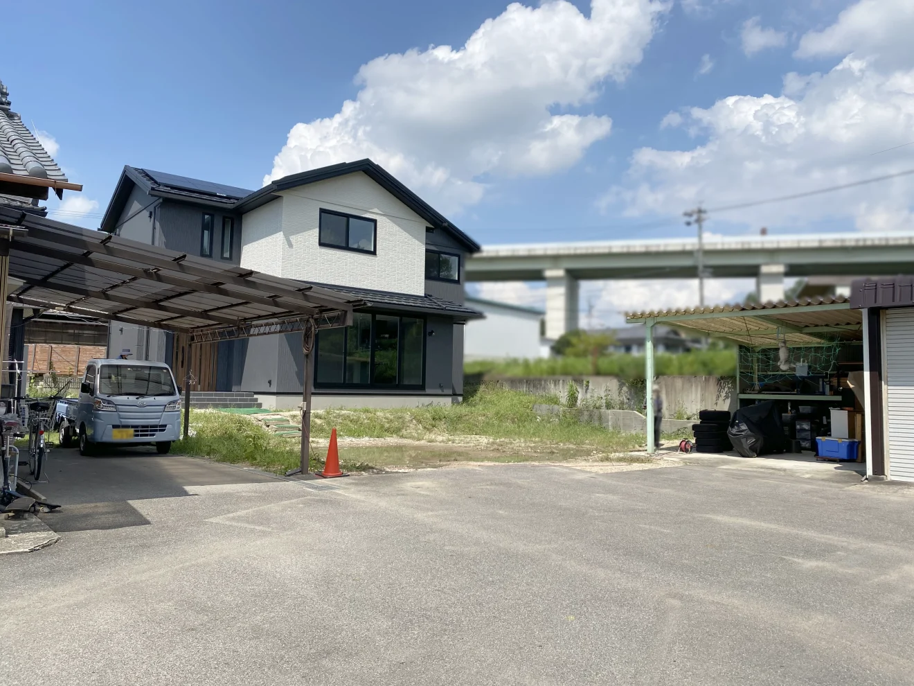 写真：外構施工前の更地 - 福田造園の施工事例（愛知県豊田市）