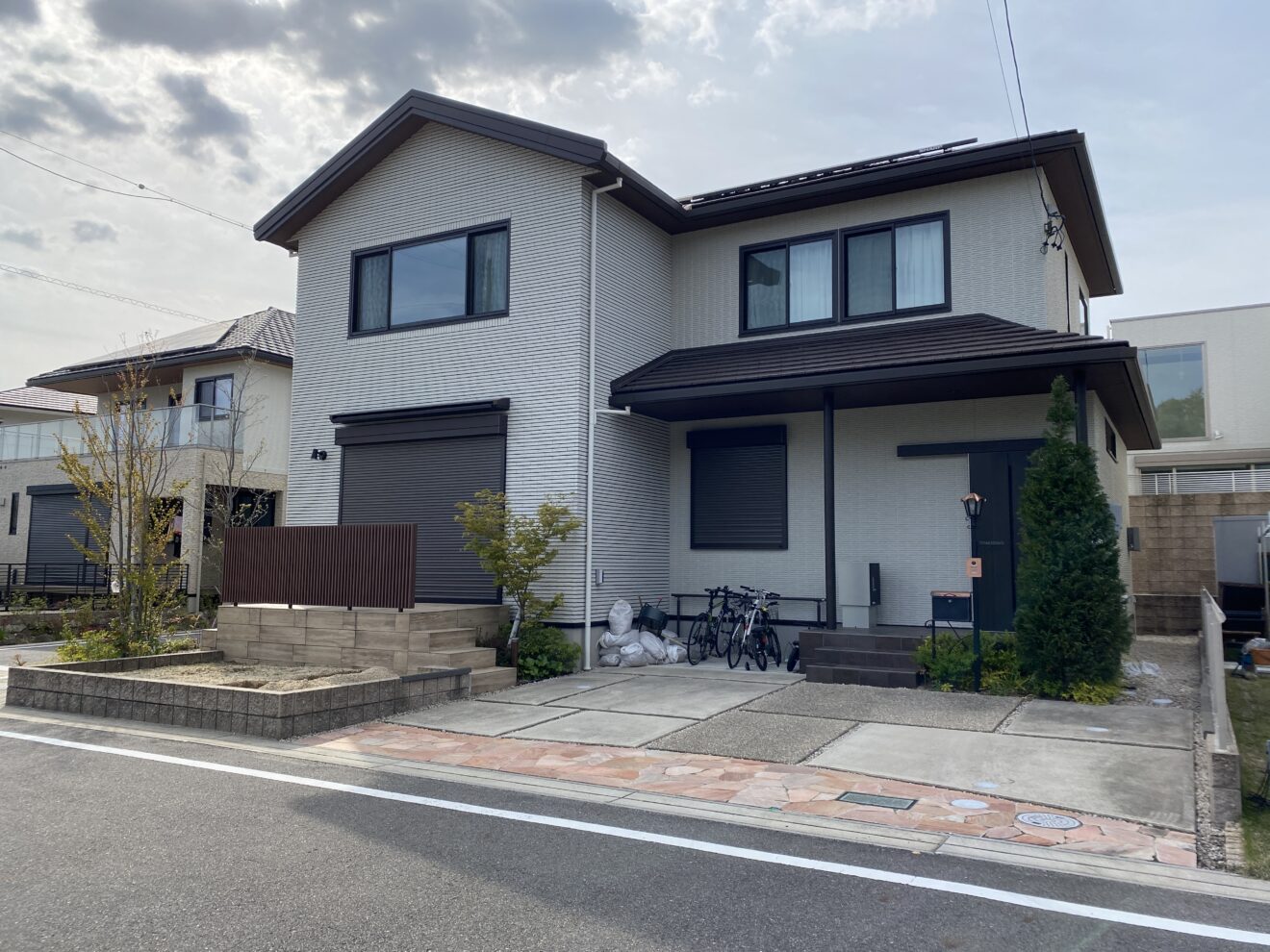 写真：カーポート施工前の駐車場 - 福田造園の施工事例（愛知県豊田市）