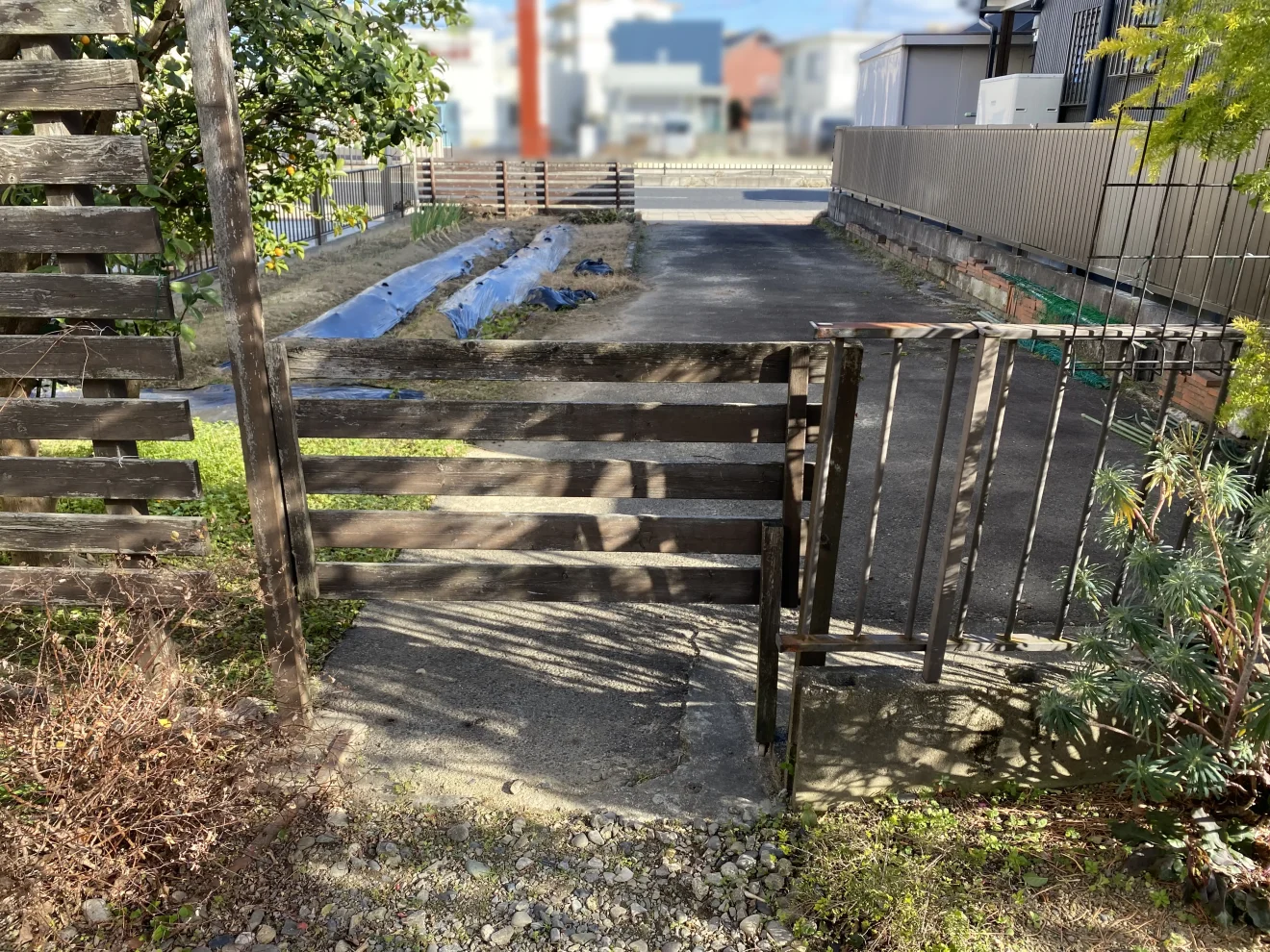 写真：リフォーム前の門扉