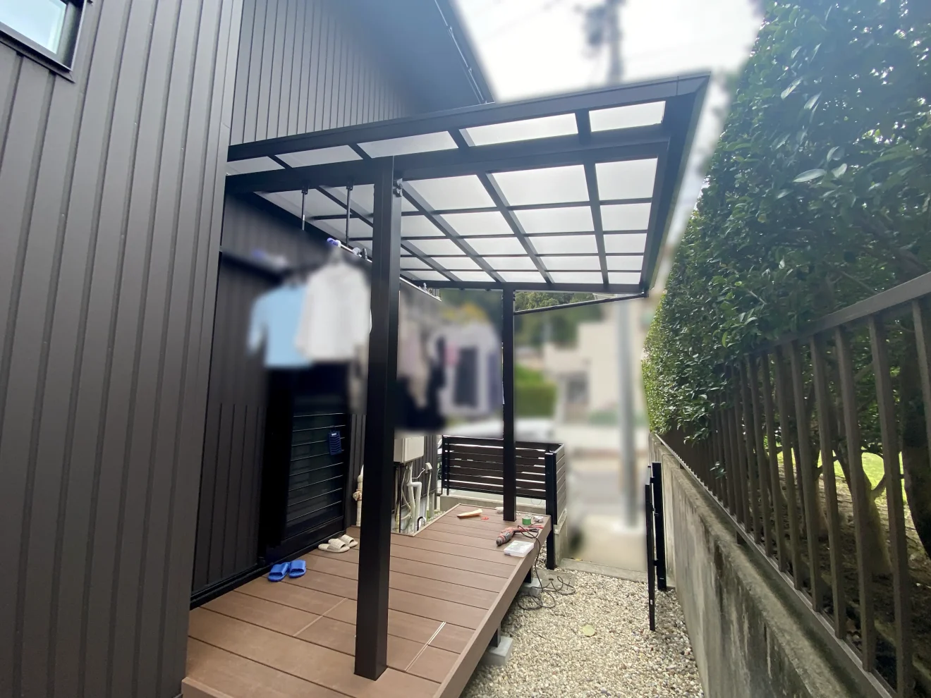 写真：テラス屋根とウッドデッキ - 福田造園の施工事例（愛知県豊田市）