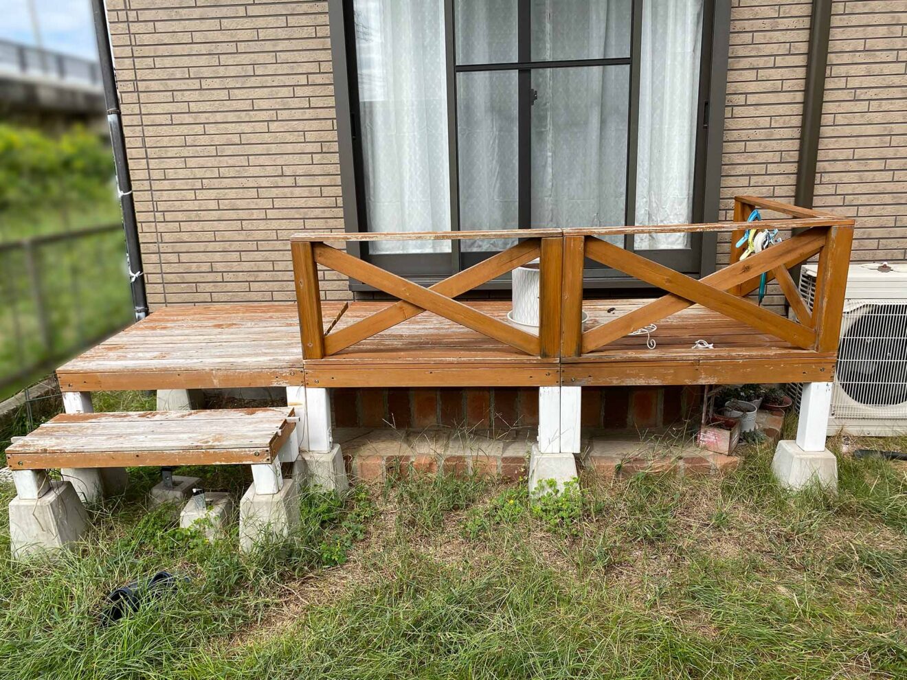 写真：リフォーム前のウッドデッキ