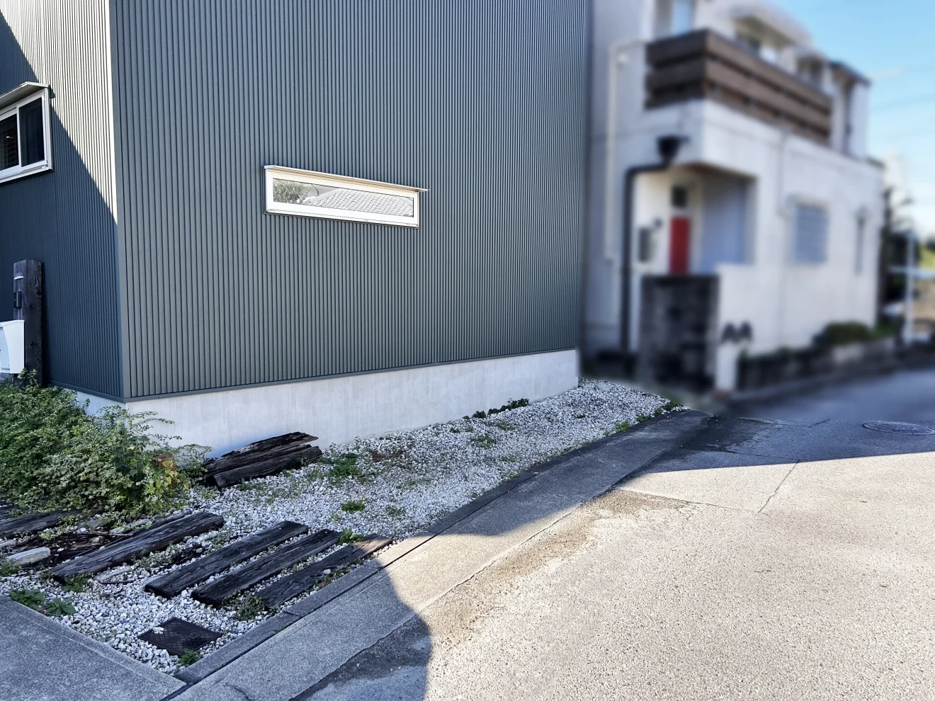 写真：リフォーム前のアプローチ - 福田造園の施工事例（愛知県岡崎市）