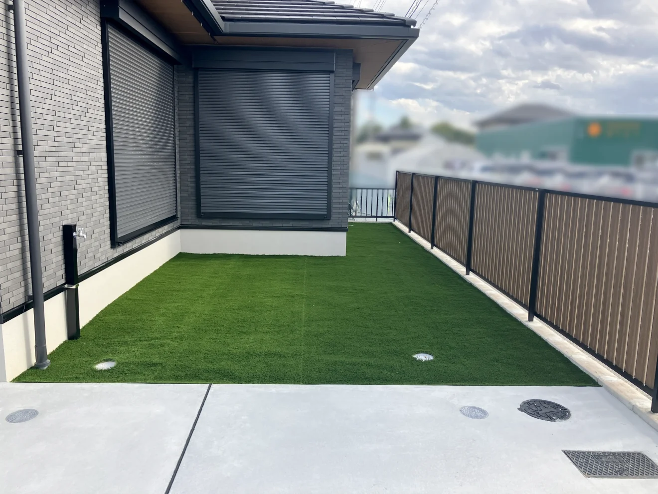 写真：人工芝の庭 - 福田造園の施工事例（愛知県みよし市）