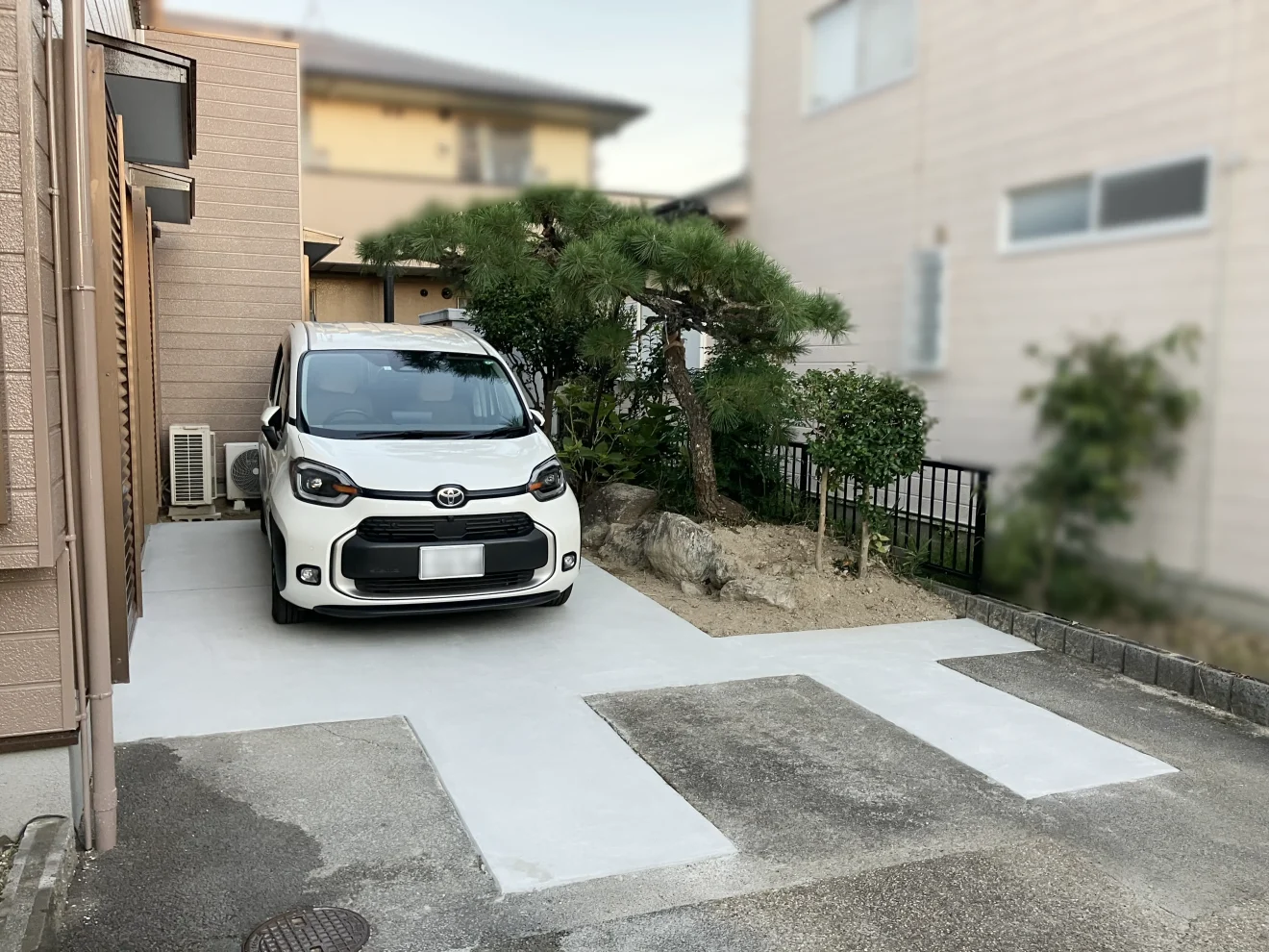 写真：リフォーム後の駐車場 - 福田造園の施工事例（愛知県豊田市）