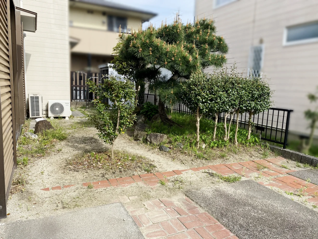 写真：リフォーム前の駐車場 - 福田造園の施工事例（愛知県豊田市）