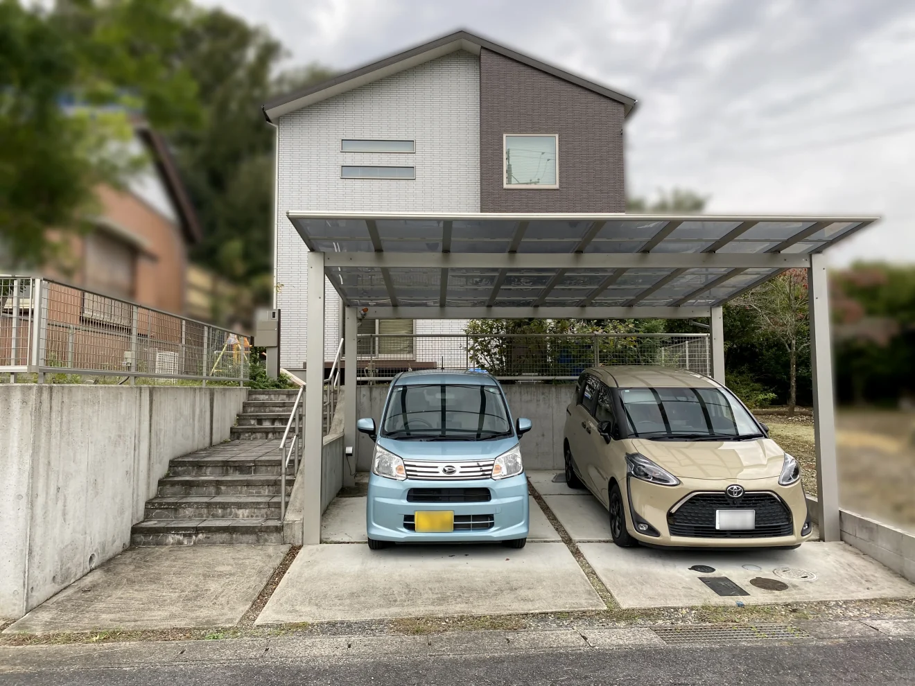 写真：リフォーム前の駐車場 - 福田造園の施工事例（愛知県みよし市）