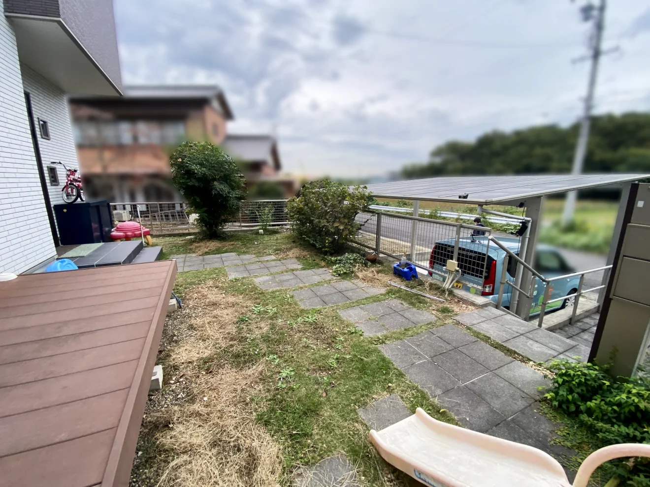 写真：リフォーム前の玄関アプローチ02 - 福田造園の施工事例（愛知県みよし市）