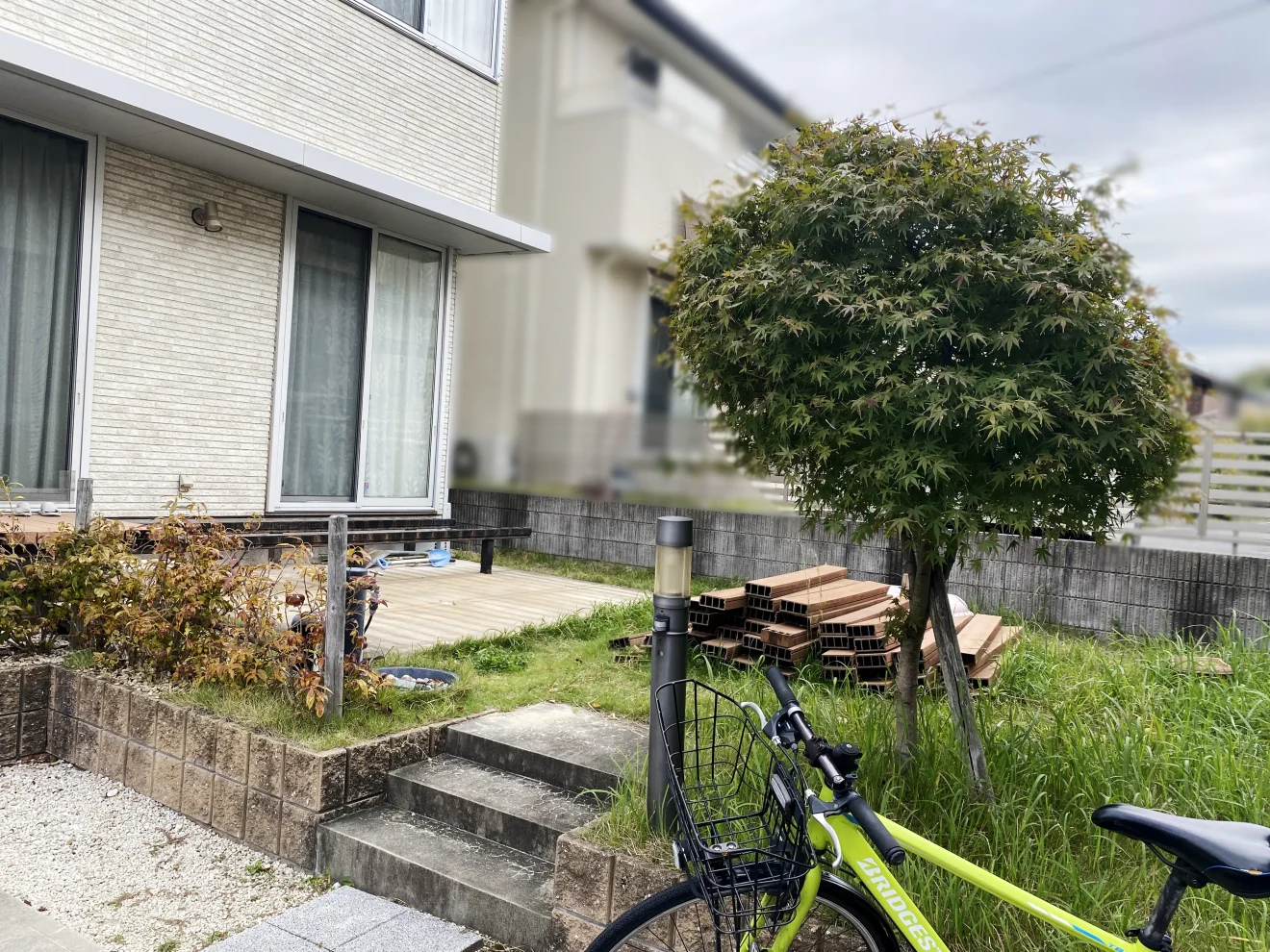 写真：駐車場にリフォームする前の庭 - 福田造園の施工事例（愛知県名古屋市）