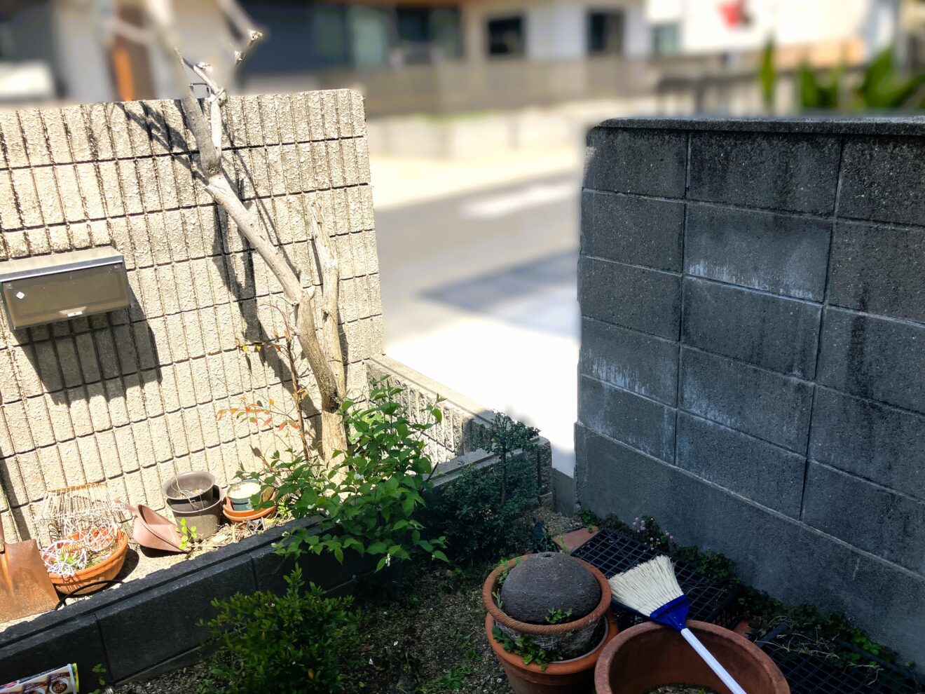 写真：リフォーム前の門塀