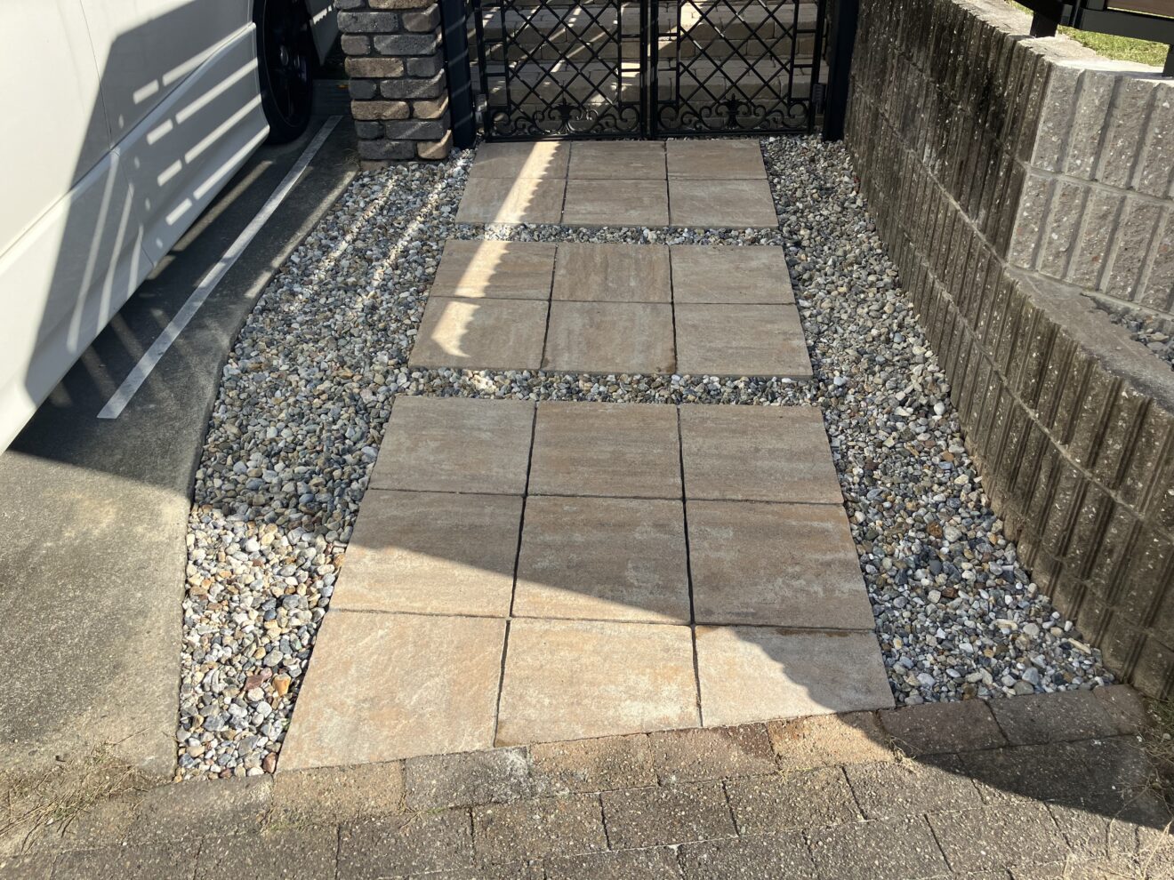 写真：リフォーム後のアプローチ - 福田造園の施工事例（愛知県豊田市）