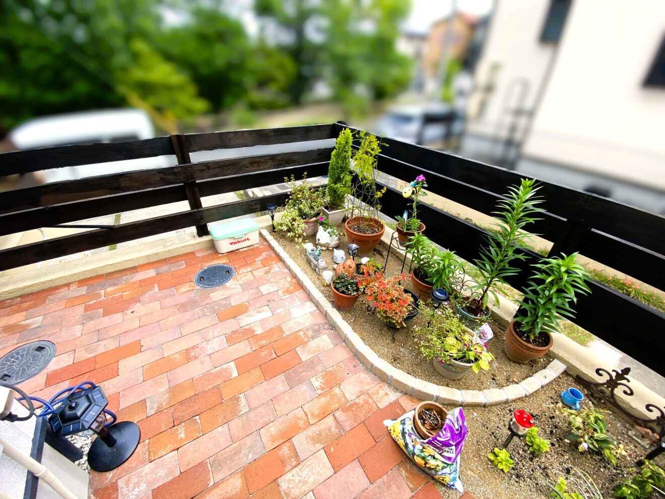 写真：リフォーム後のレンガ敷きの床 - 福田造園の施工事例（愛知県名古屋市）