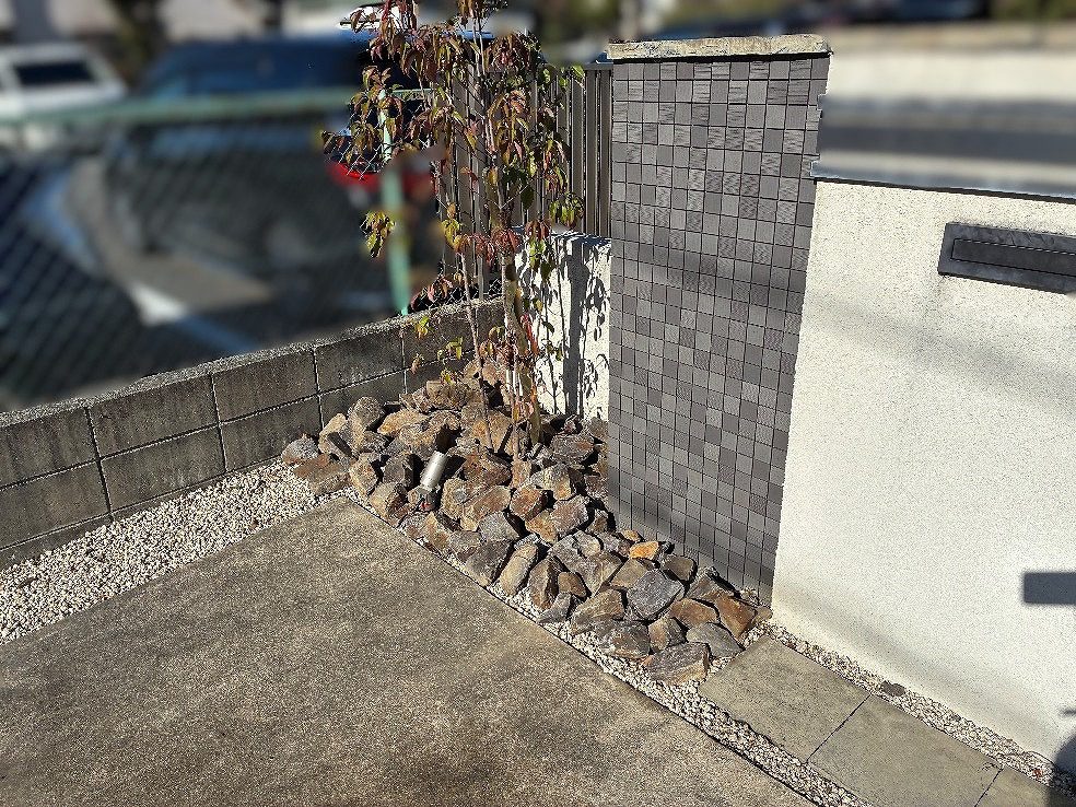 写真：リフォーム後の門塀周り- 福田造園の施工事例（愛知県岡崎市）