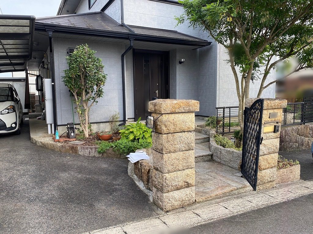 写真：リフォーム前のアプローチ01 - 福田造園の施工事例（愛知県豊田市）