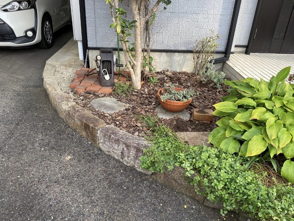 写真：リフォーム前の花壇02 - 福田造園の施工事例（愛知県豊田市）