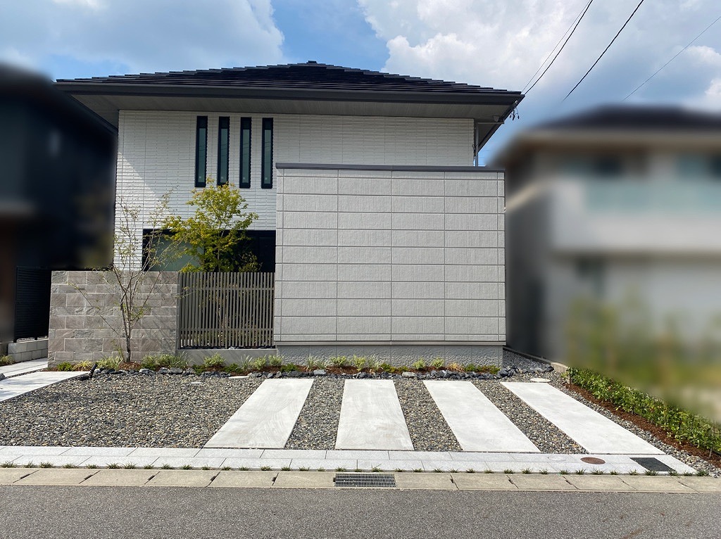写真：リフォーム前の駐車場01 - 福田造園の施工事例（愛知県長久手市）