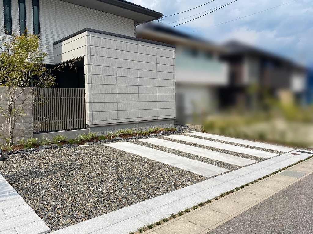 写真：リフォーム前の駐車場02 - 福田造園の施工事例（愛知県長久手市）