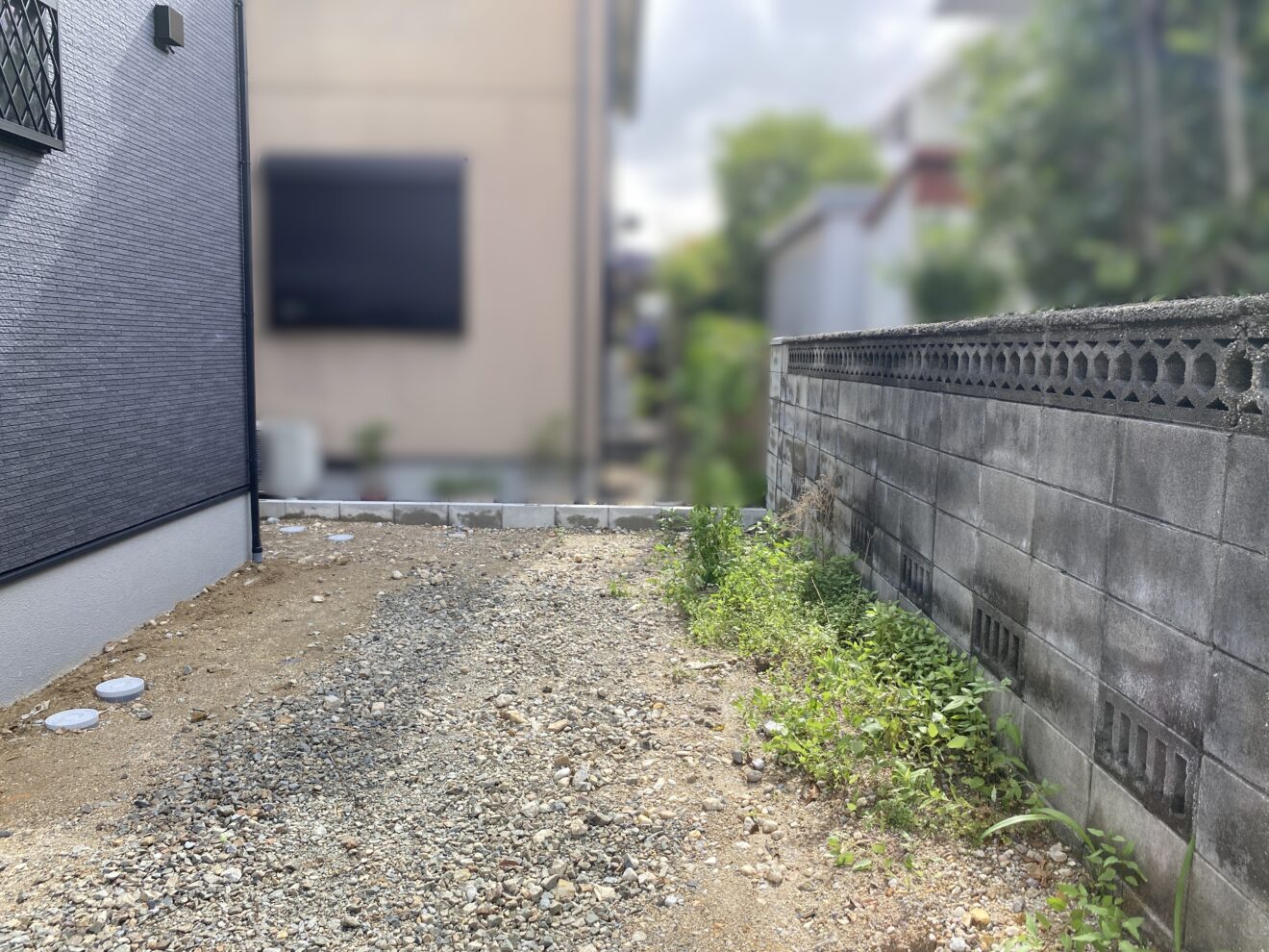 写真：新築外構工事前の駐車場01- 福田造園の施工事例（愛知県豊田市）