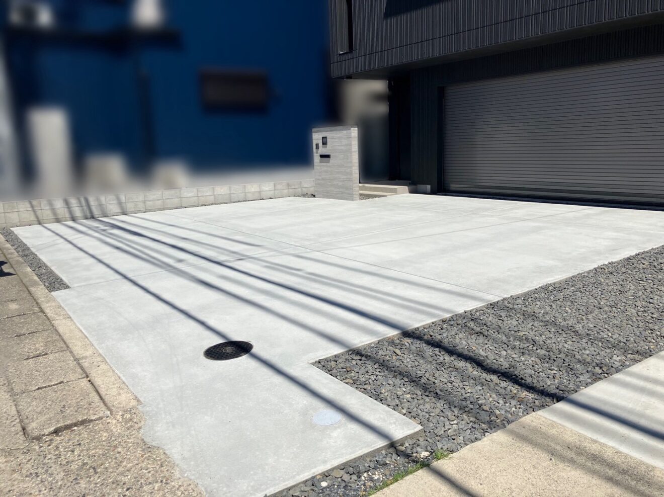 写真：新築外構工事後の駐車場01- 福田造園の施工事例（愛知県豊田市）