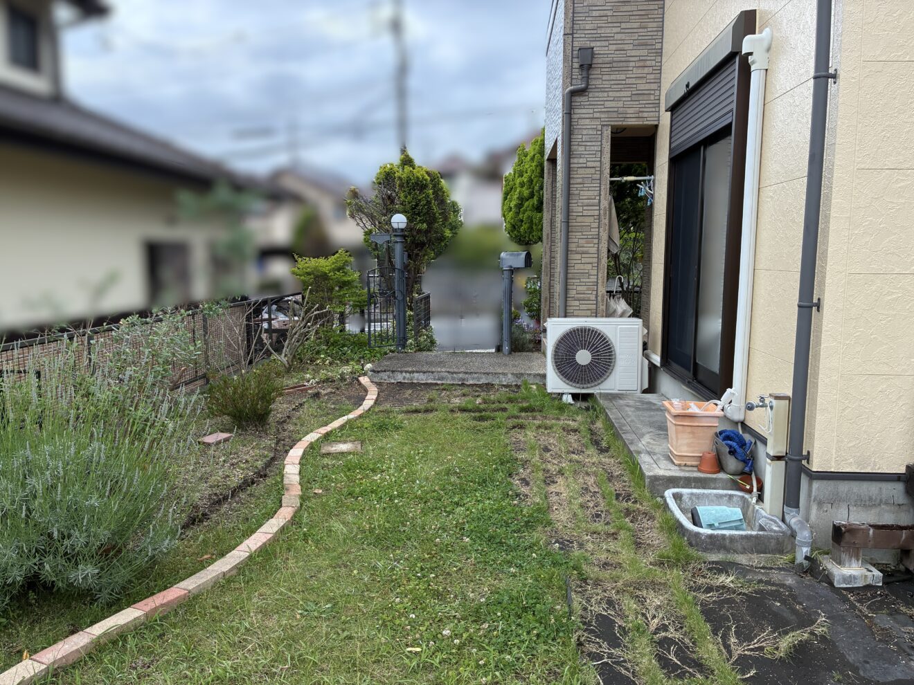 写真：庭リフォーム工事前の外観01- 福田造園の施工事例（愛知県豊田市）